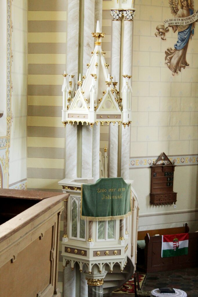 sajogomor-evangelikus-templom-interier (18)