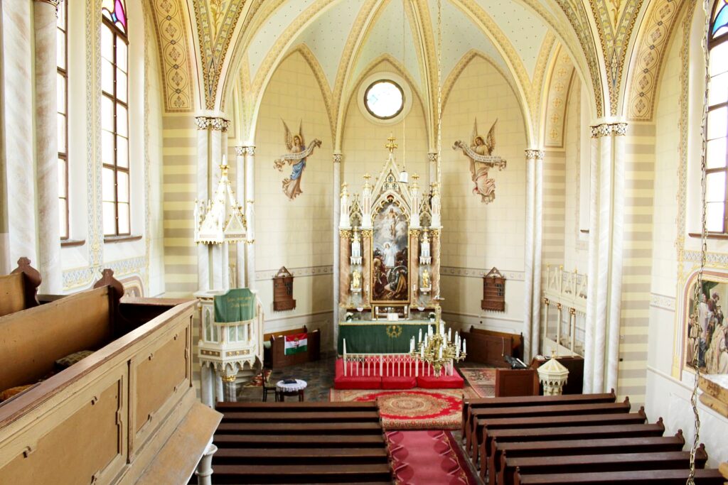 sajogomor-evangelikus-templom-interier (17)