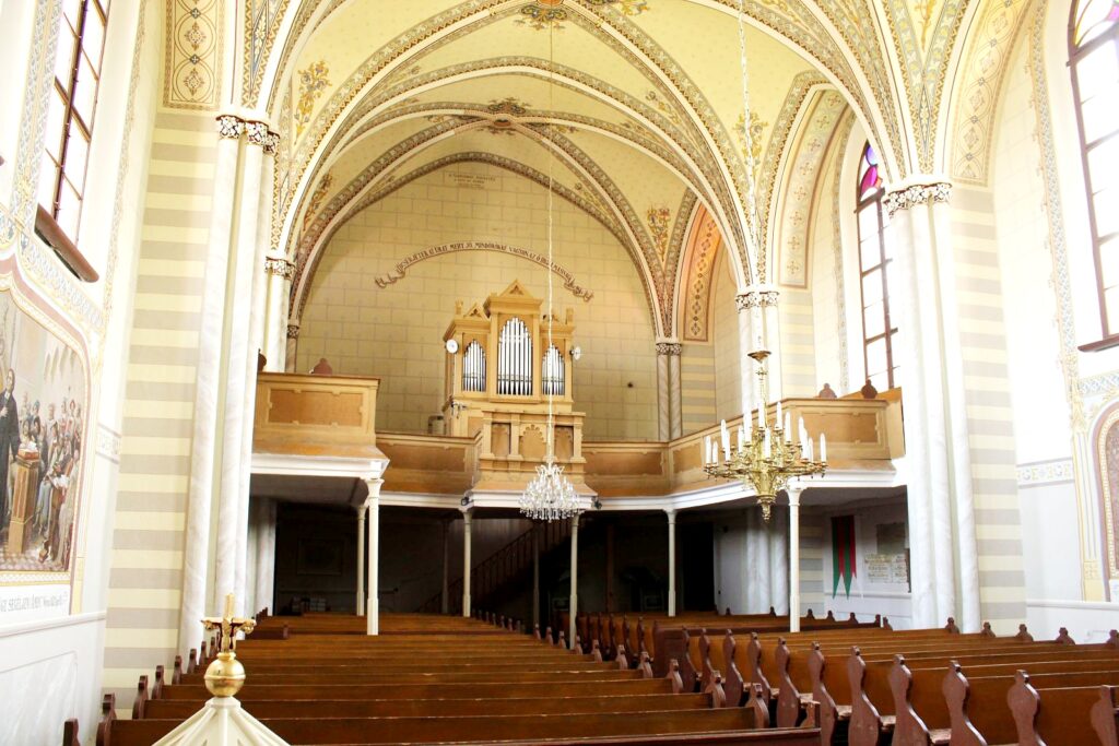 sajogomor-evangelikus-templom-interier (10)