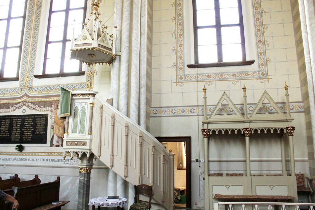 sajogomor-evangelikus-templom-interier (7)