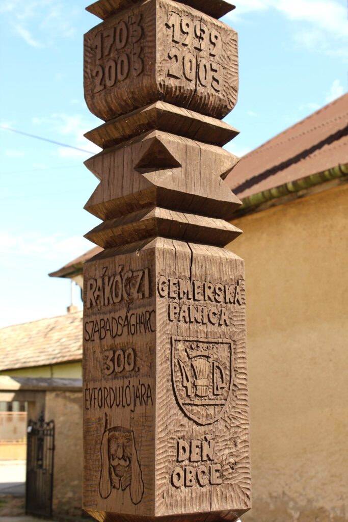 gomorpanyit-kopjafa (11)