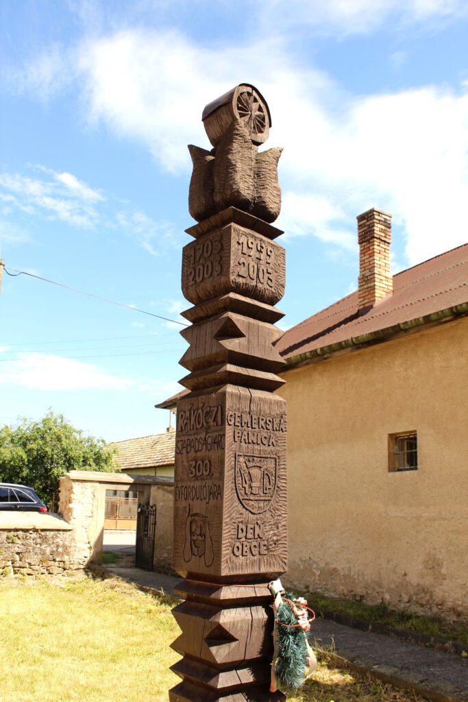 gomorpanyit-kopjafa (10)