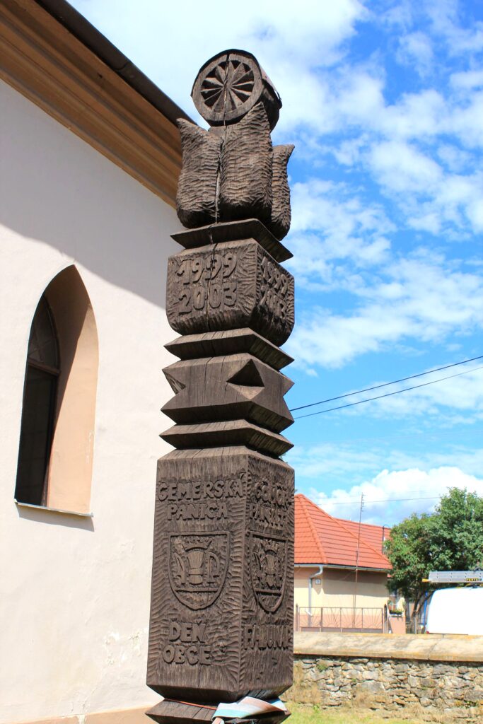 gomorpanyit-kopjafa (4)