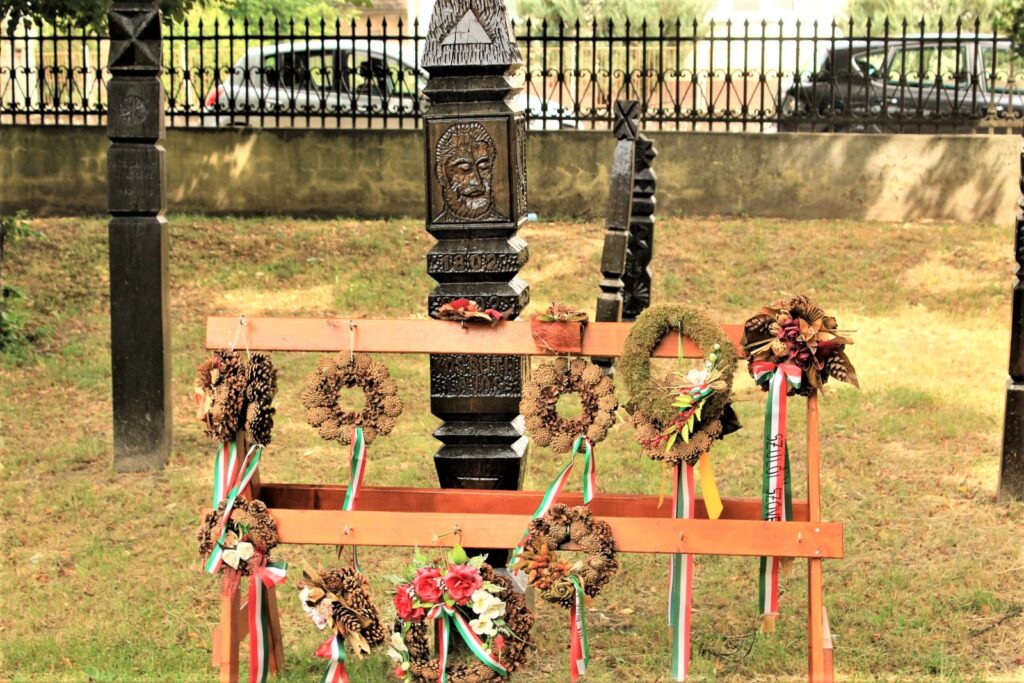 tornalja-kopjafa-park (2)