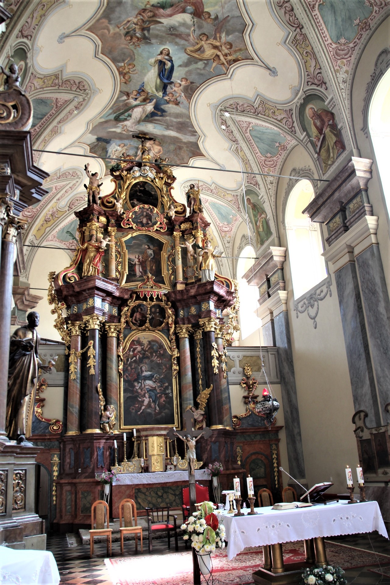 fulek-katolikus-templom-interier (1)