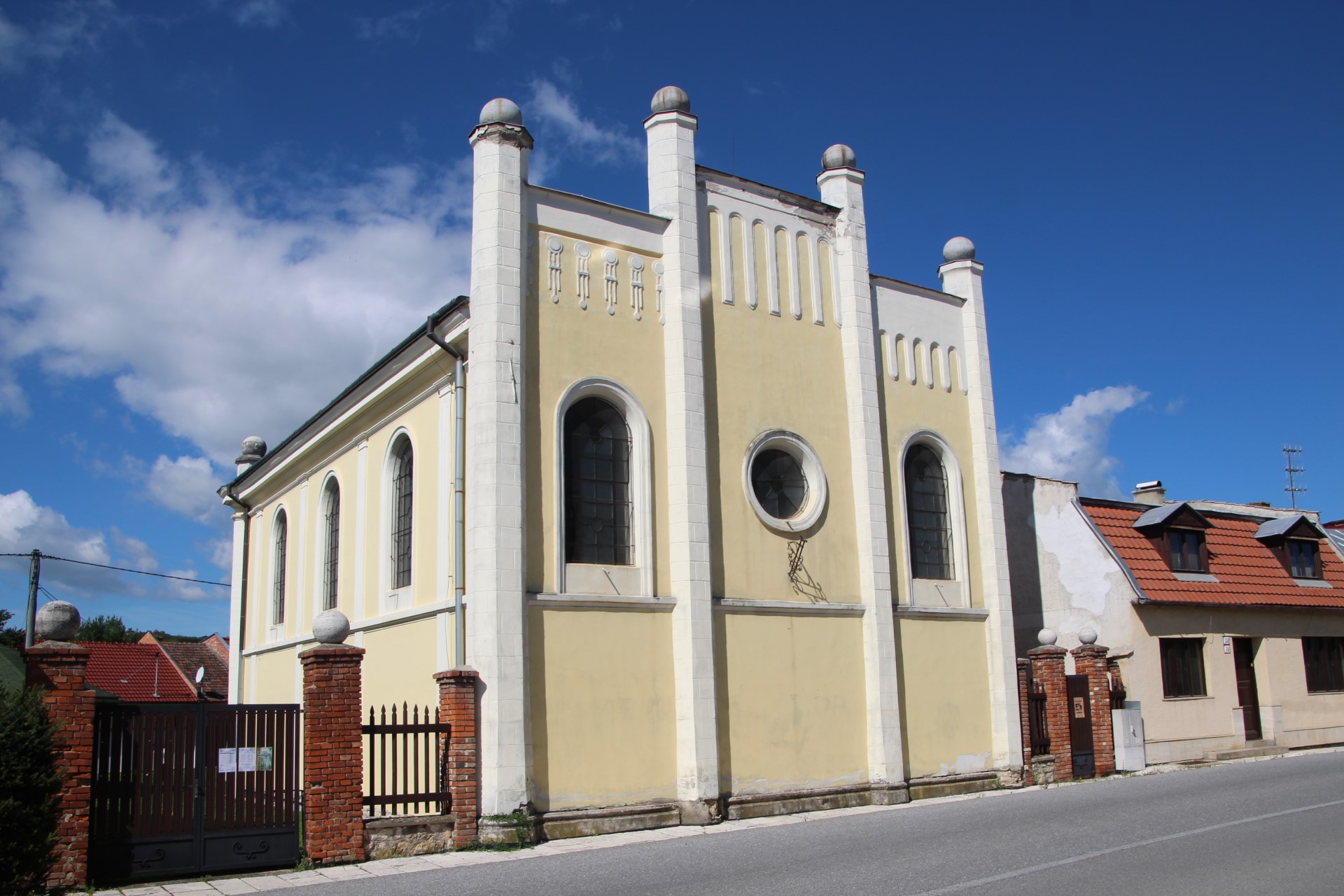 szepesvaralja-zsinagoga (1)