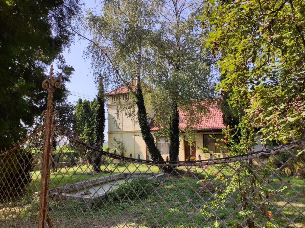 Karva_Szarvassy_kastely_park (22)