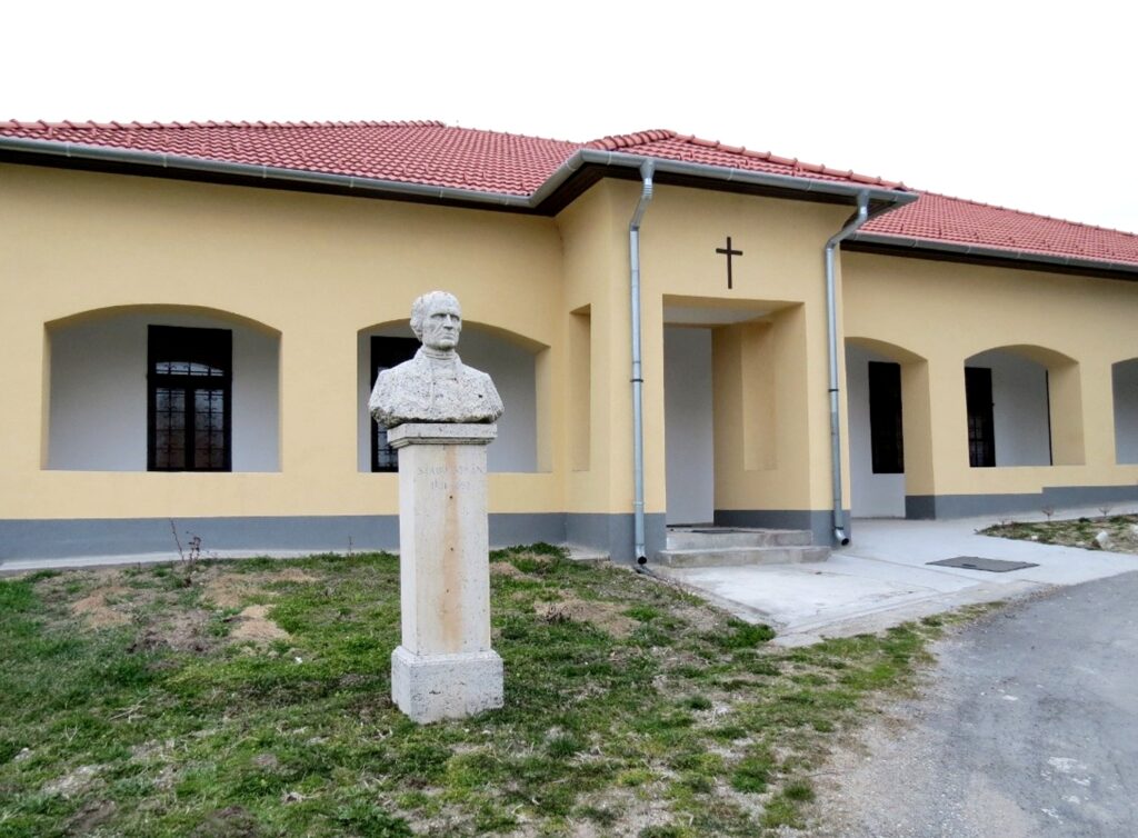 rozsnyo-szabo-istvan-szobra-kazar (13)
