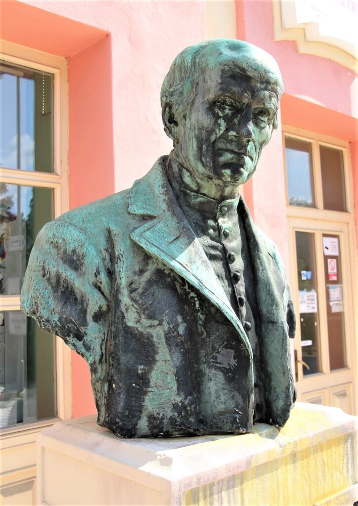 rozsnyo-szabo-istvan-szobra (6)