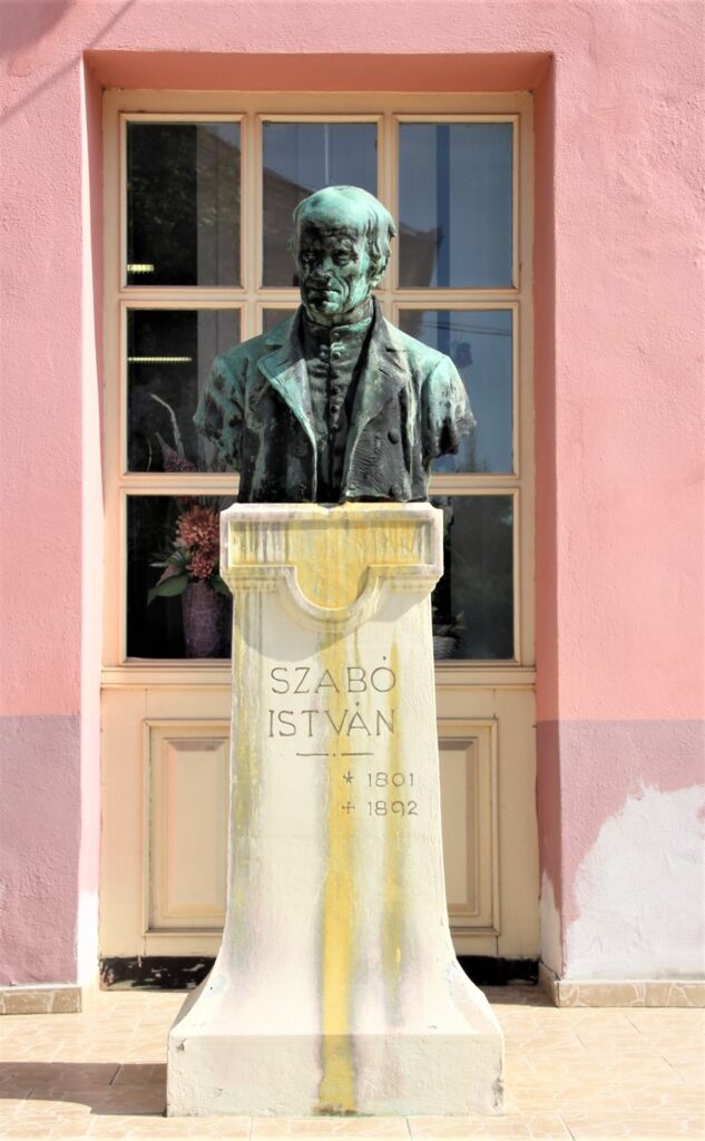 rozsnyo-szabo-istvan-szobra (4)