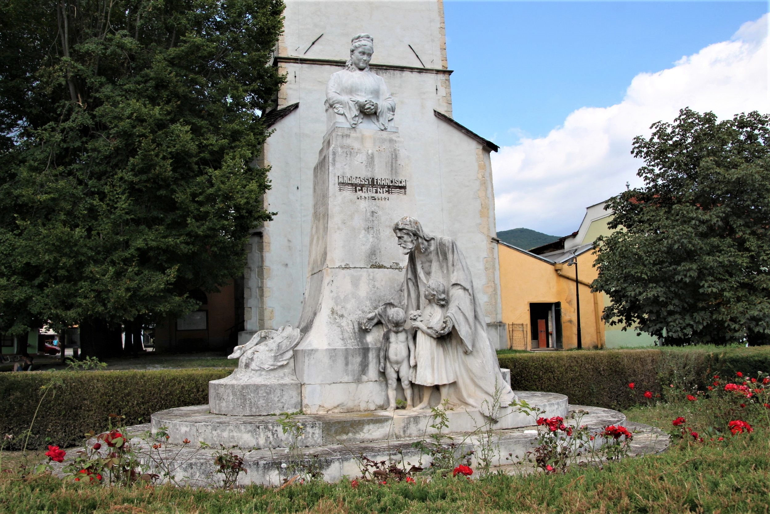 rozsnyo-andrassy-franciska-szobra (1)