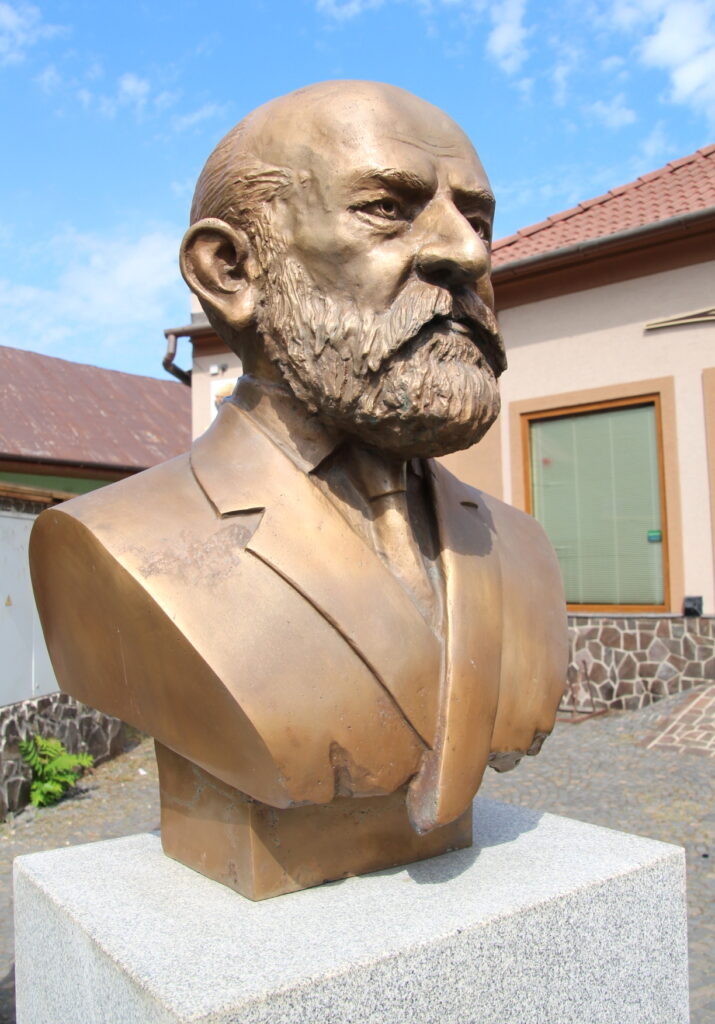 fulek-hulita-vilmos-szobra (10)