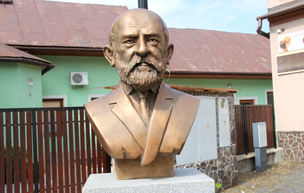 fulek-hulita-vilmos-szobra (7)