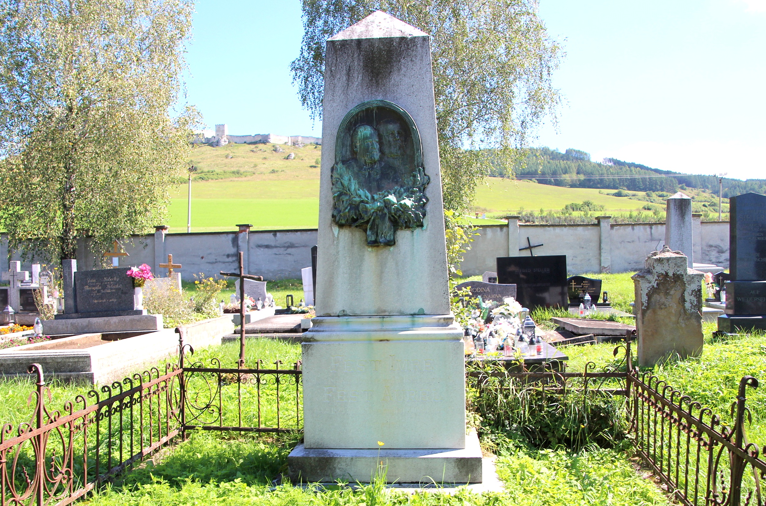 szepesvaralja-fest-aurel-sirja (2)