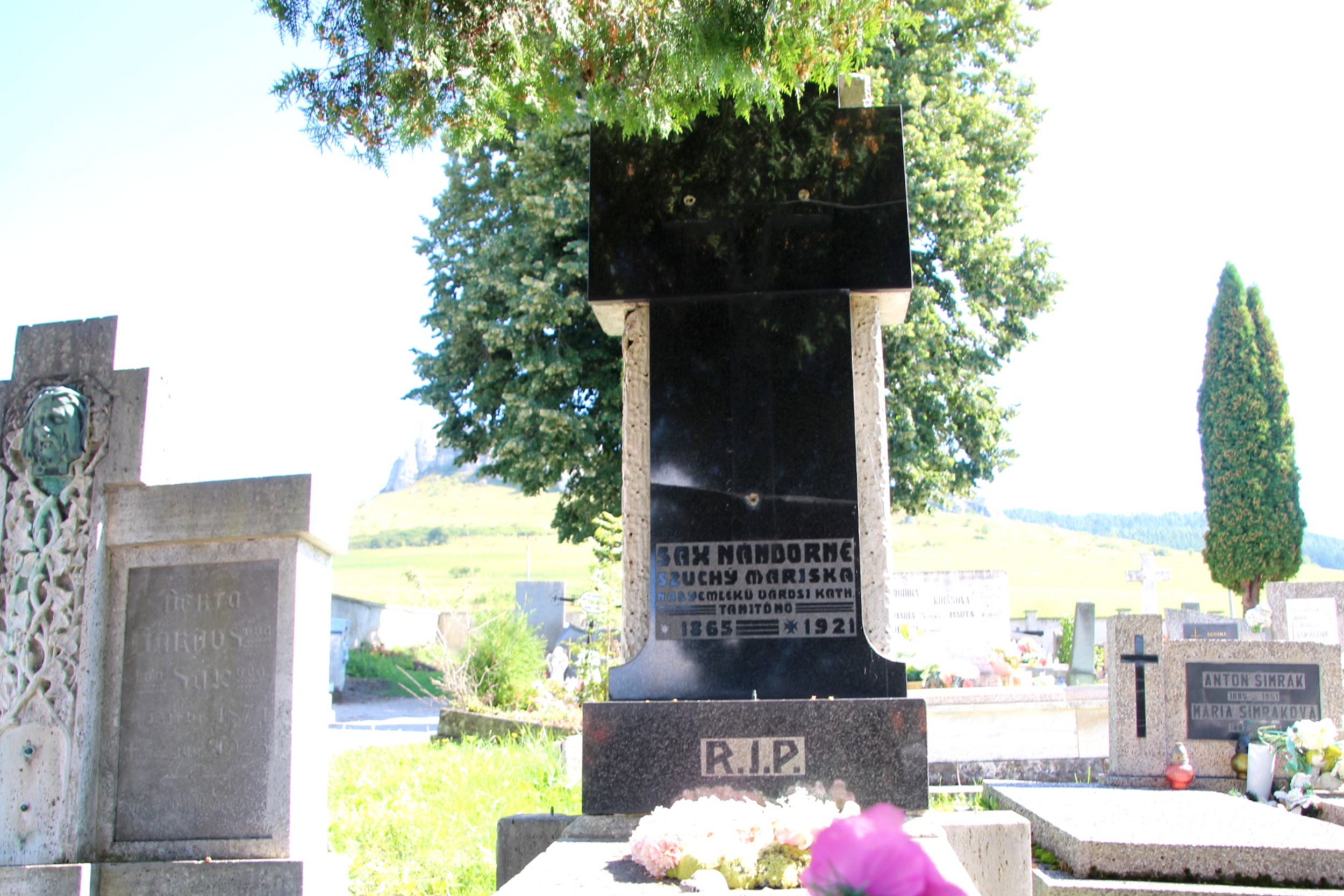 szepesvaralja-szax-nandorne-sirja (1)