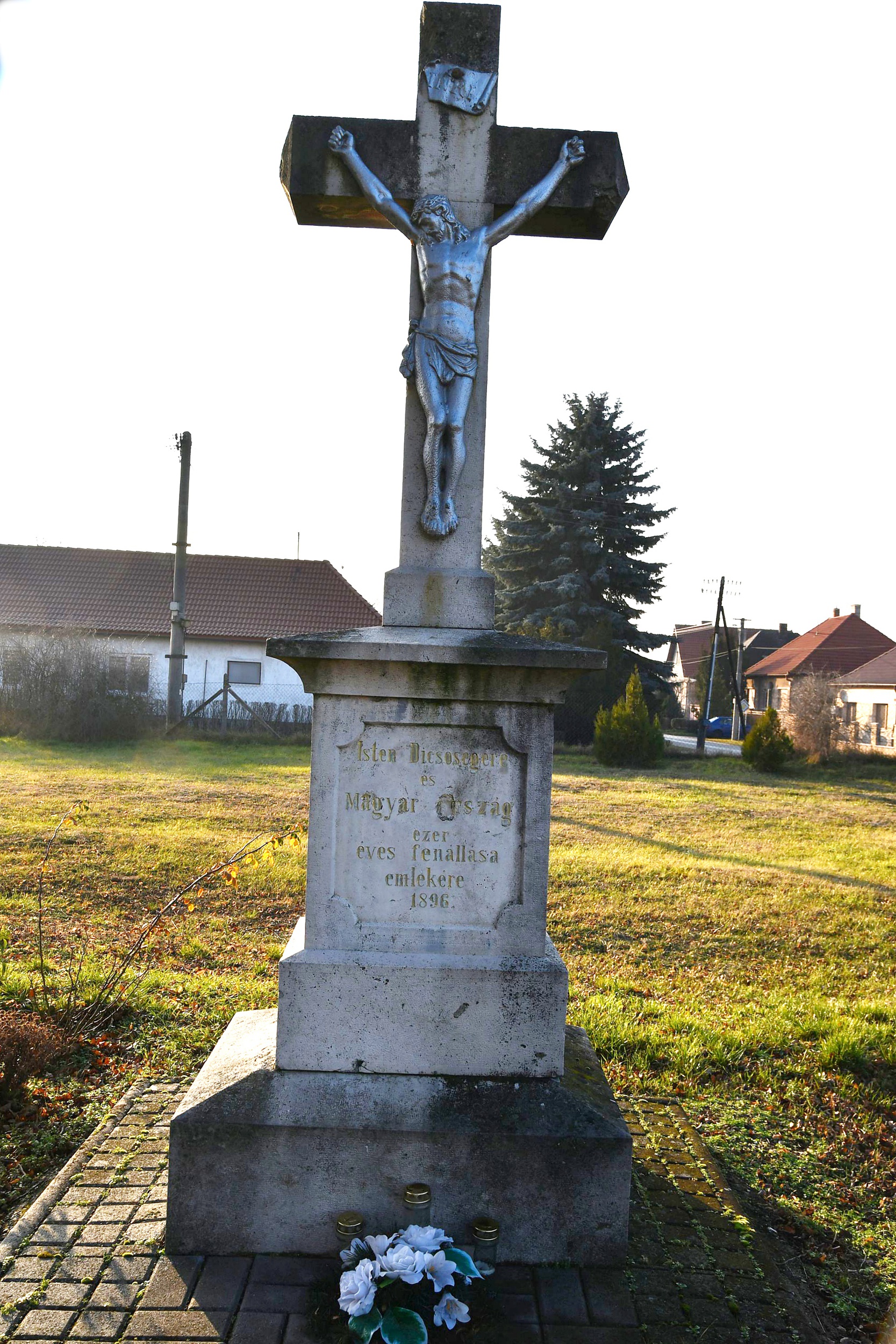 Dunamocs_Milleneumi_kereszt (3)