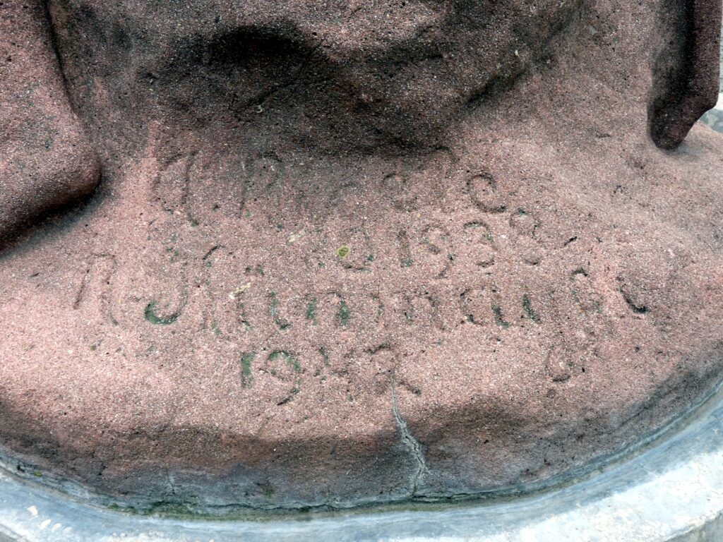 pozsonyi-nimfa-es-oz-szokokut (1)