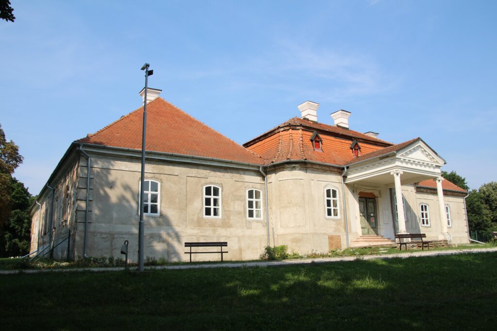 kastély - Zselíz (3)