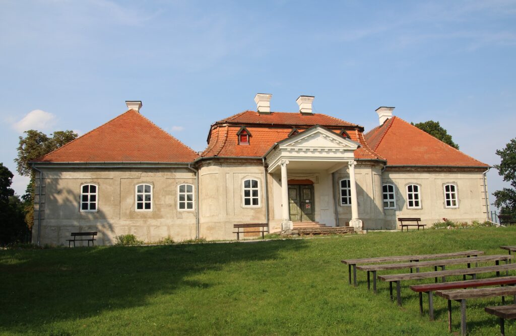 kastély - Zselíz (2)