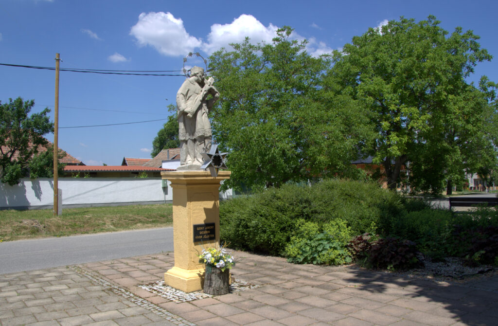 Nepomuki Szent János-szobor - Berencs (2)