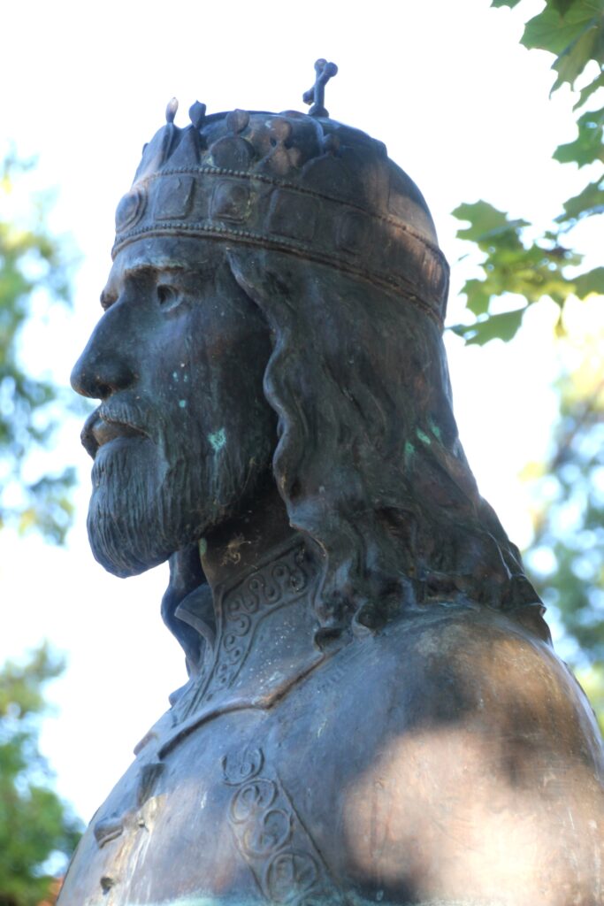 Szent István király szobra