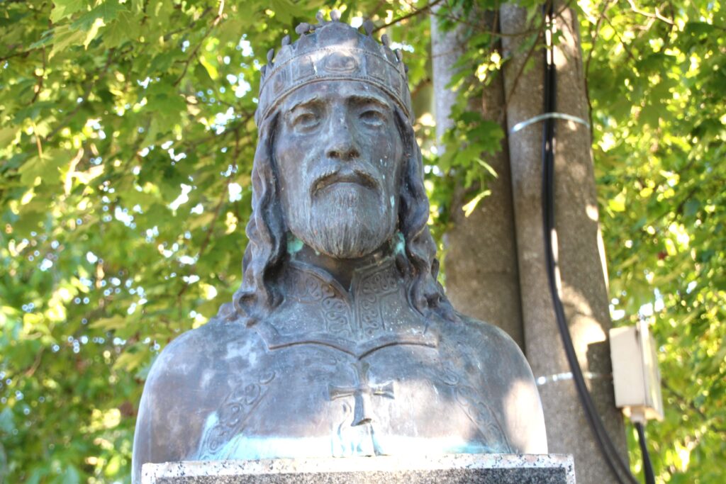 Szent István király szobra