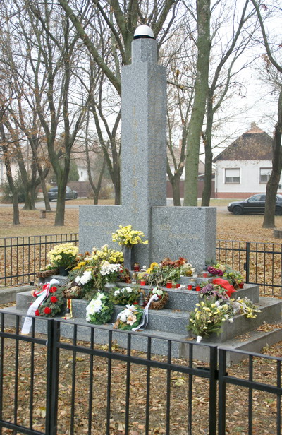 A 2. világháború nagymegyeri hőseinek emlékműve