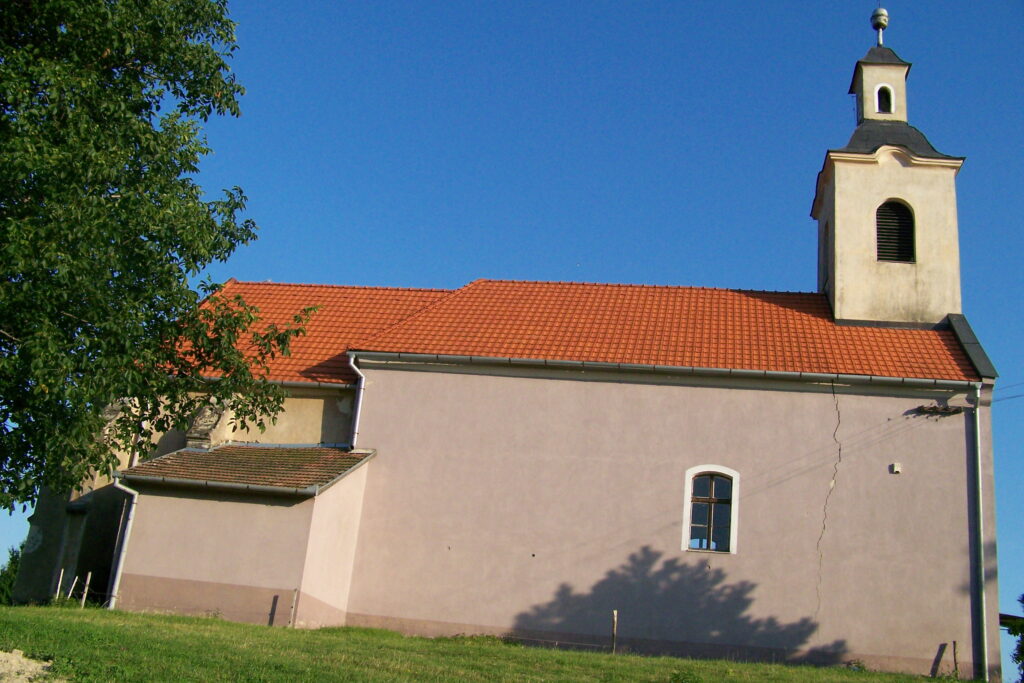 A hontfüzesgyarmati katolikus templom