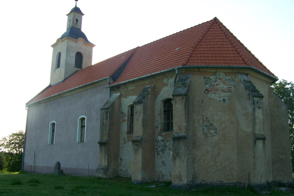 A hontfüzesgyarmati katolikus templom