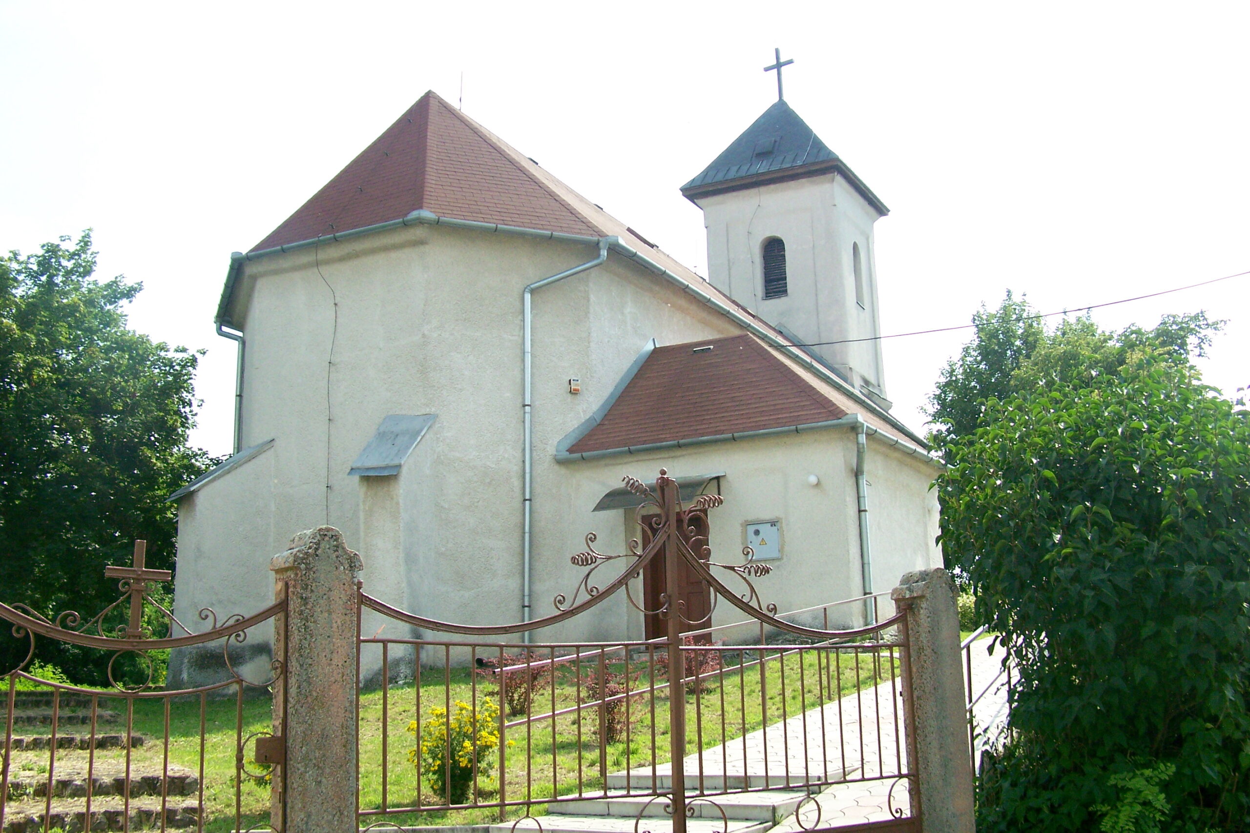 A vámosladányi katolikus templom