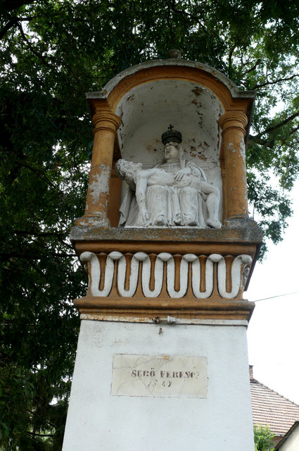 Fájdalmas Szűz Mária szobor (Pieta)