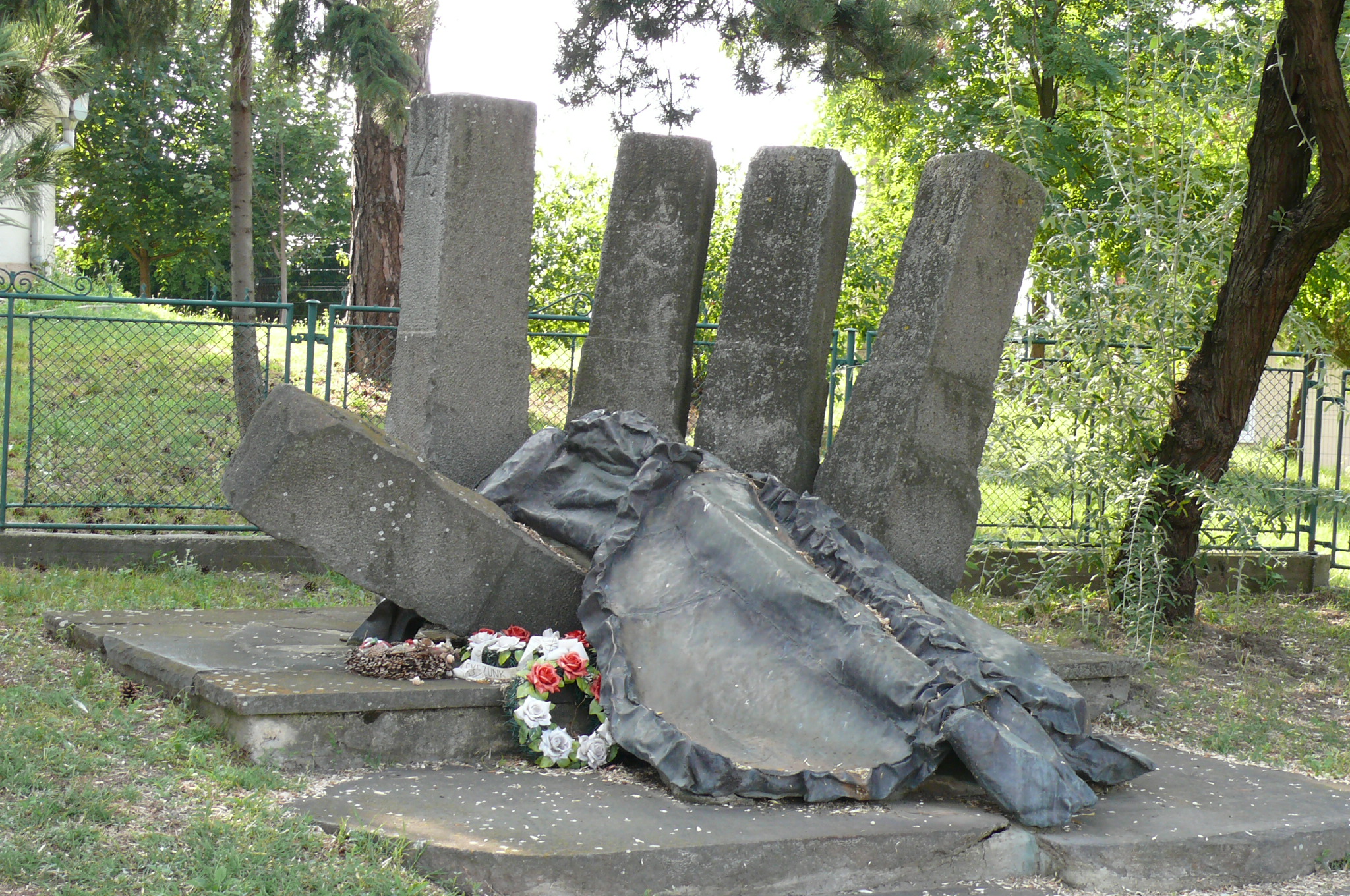 Az elesett katona szobra