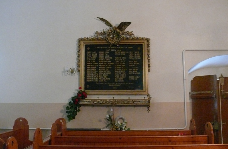 Első világháborús emlékmű a nemeshodosi templomban