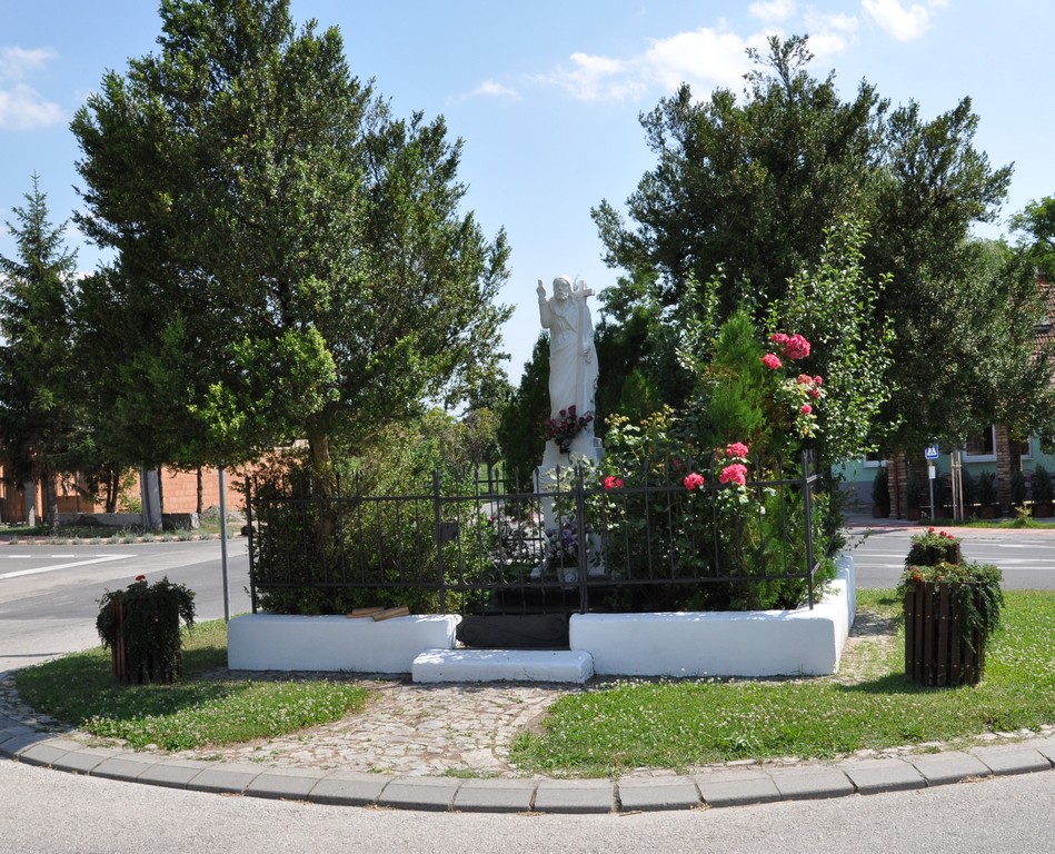 A feltámadt Krisztus szobra