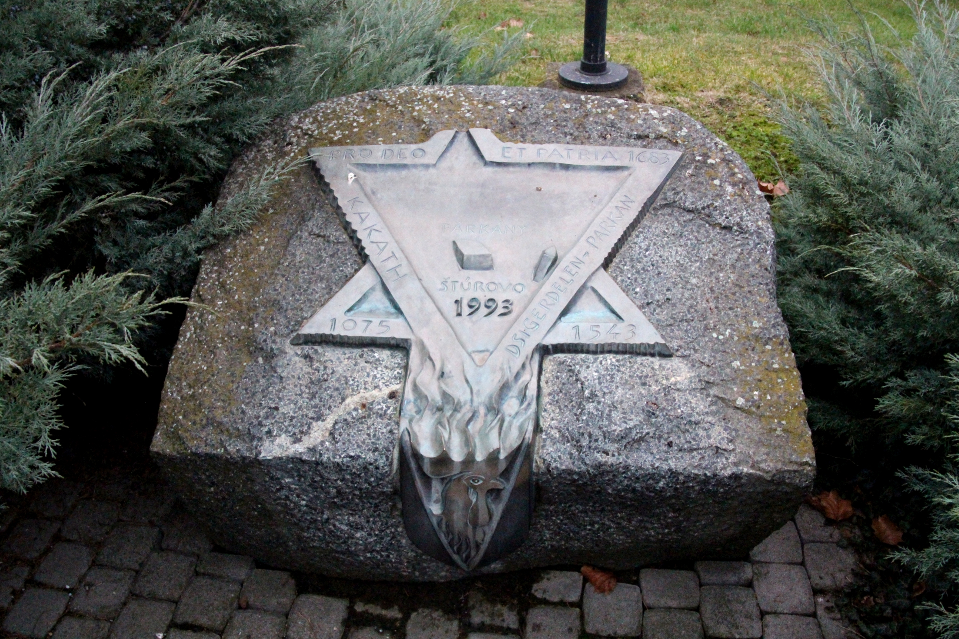 Párkány történetének emlékműve