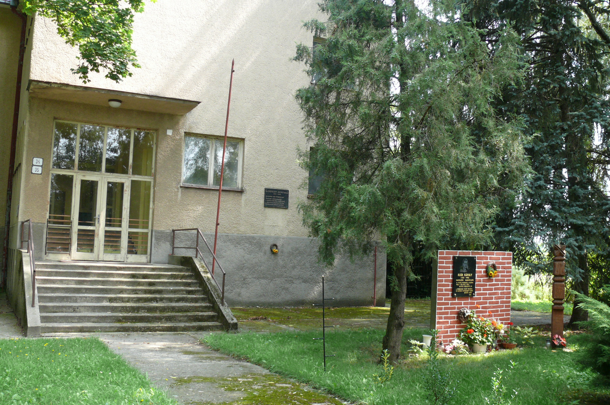 Klór Károly iskolaigazgató-tanító emléktáblája