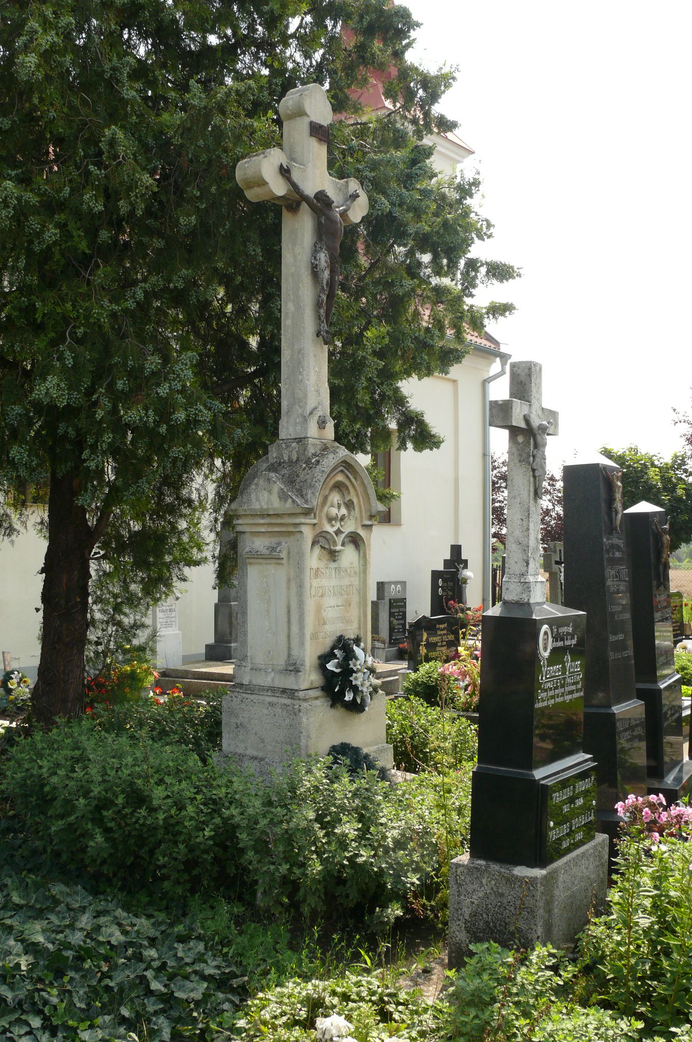 A bogyaréti temetői nagykereszt