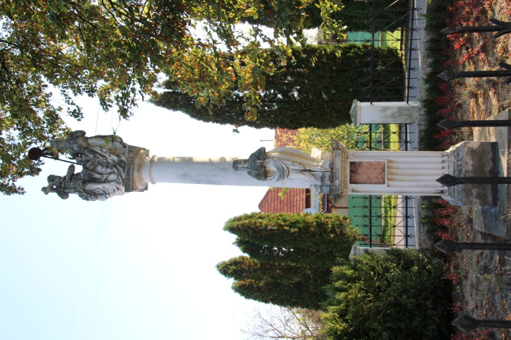 Szentháromság szobor