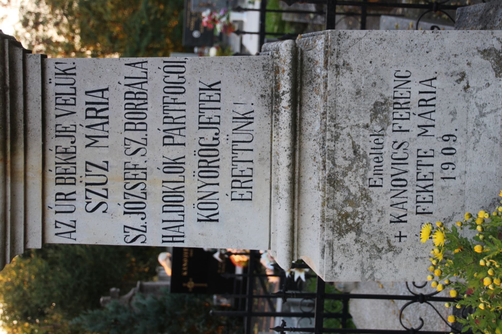 A felistáli temető nagykeresztje