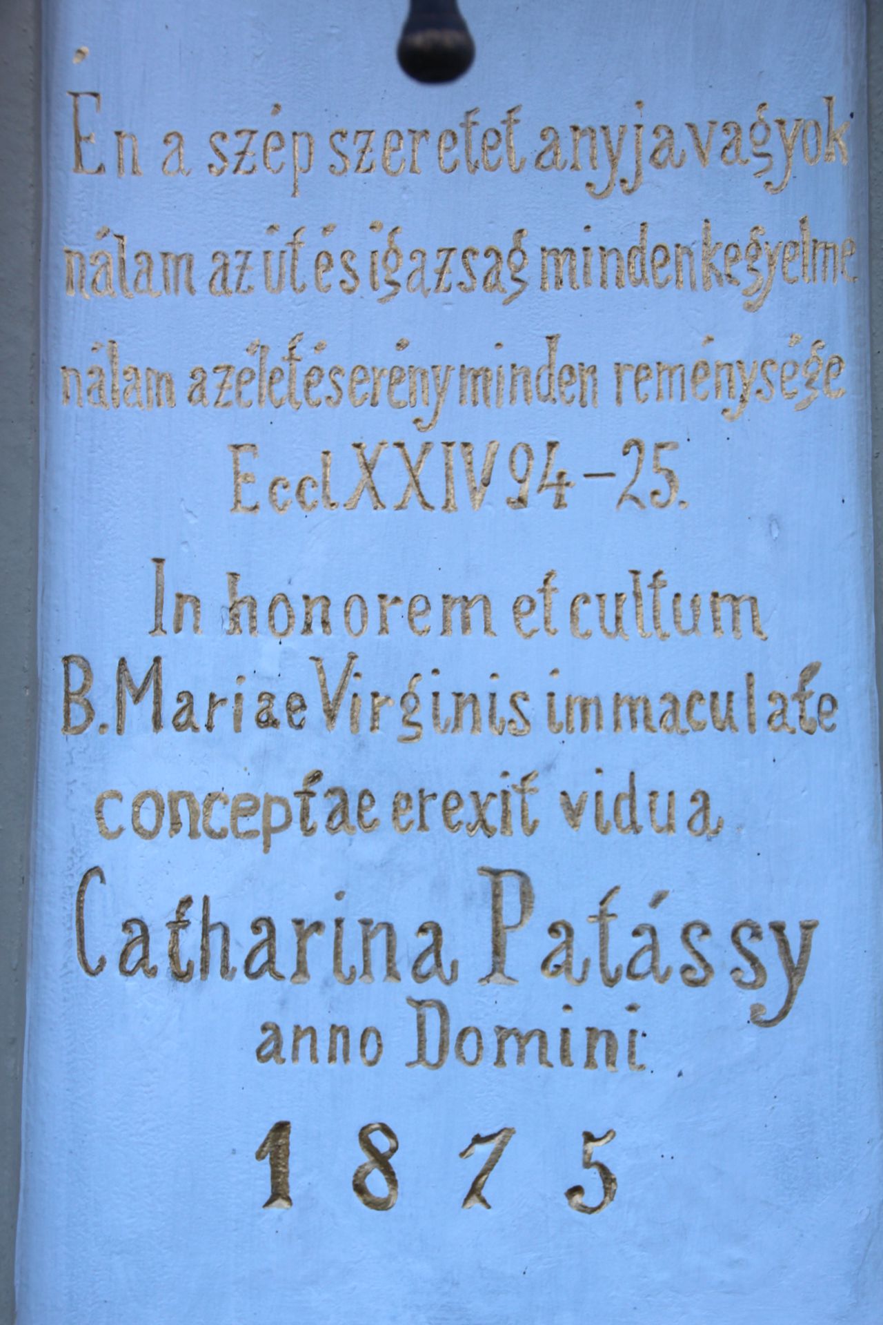 Hétfájdalmú Szűz Mária szobra