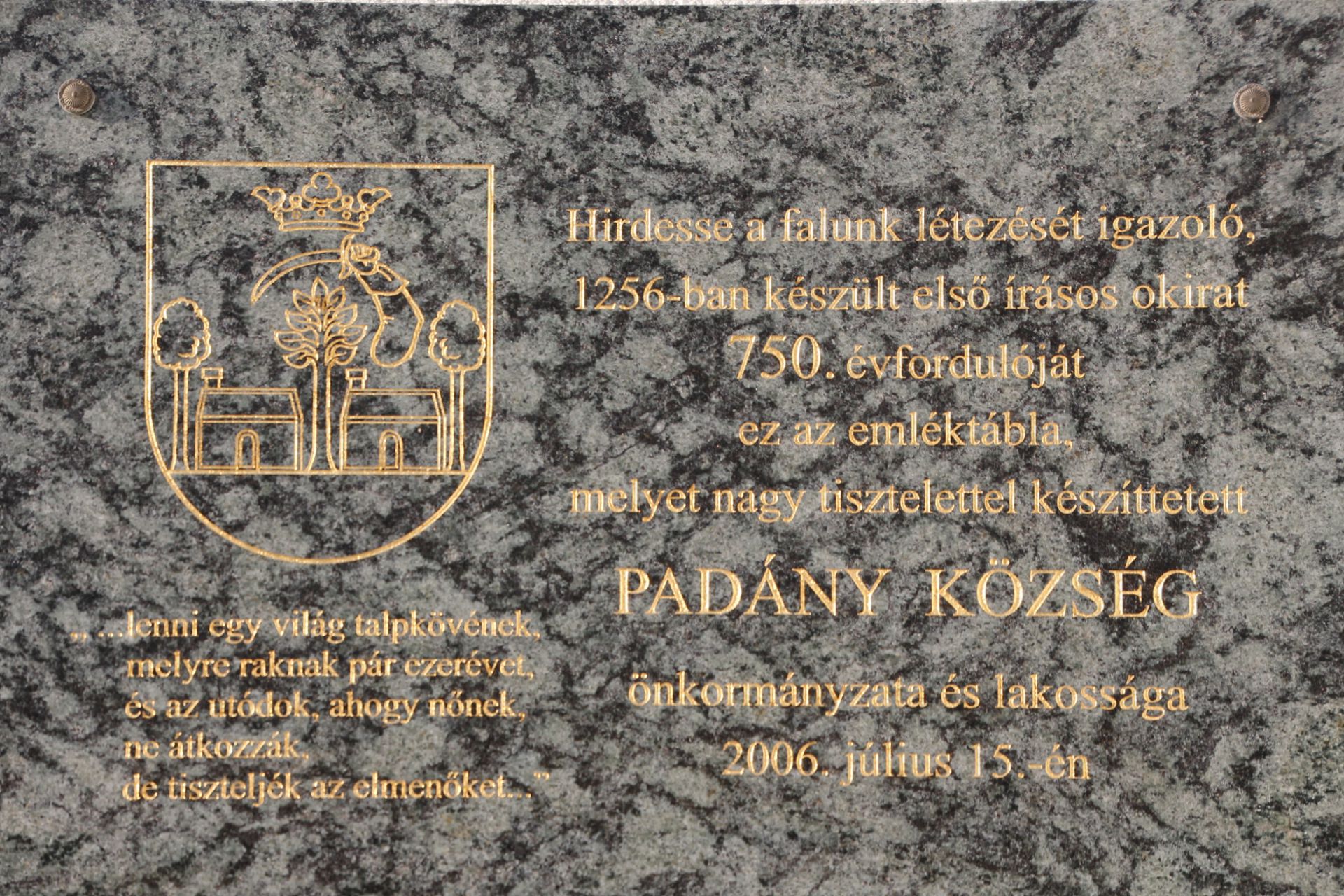 A falu első írásos említésének emléktáblája