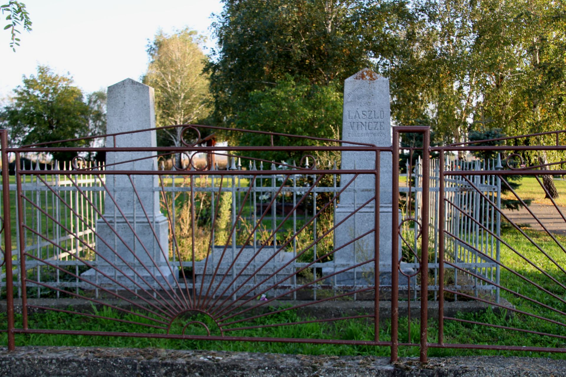 László Vincze földbirtokos sírkertje