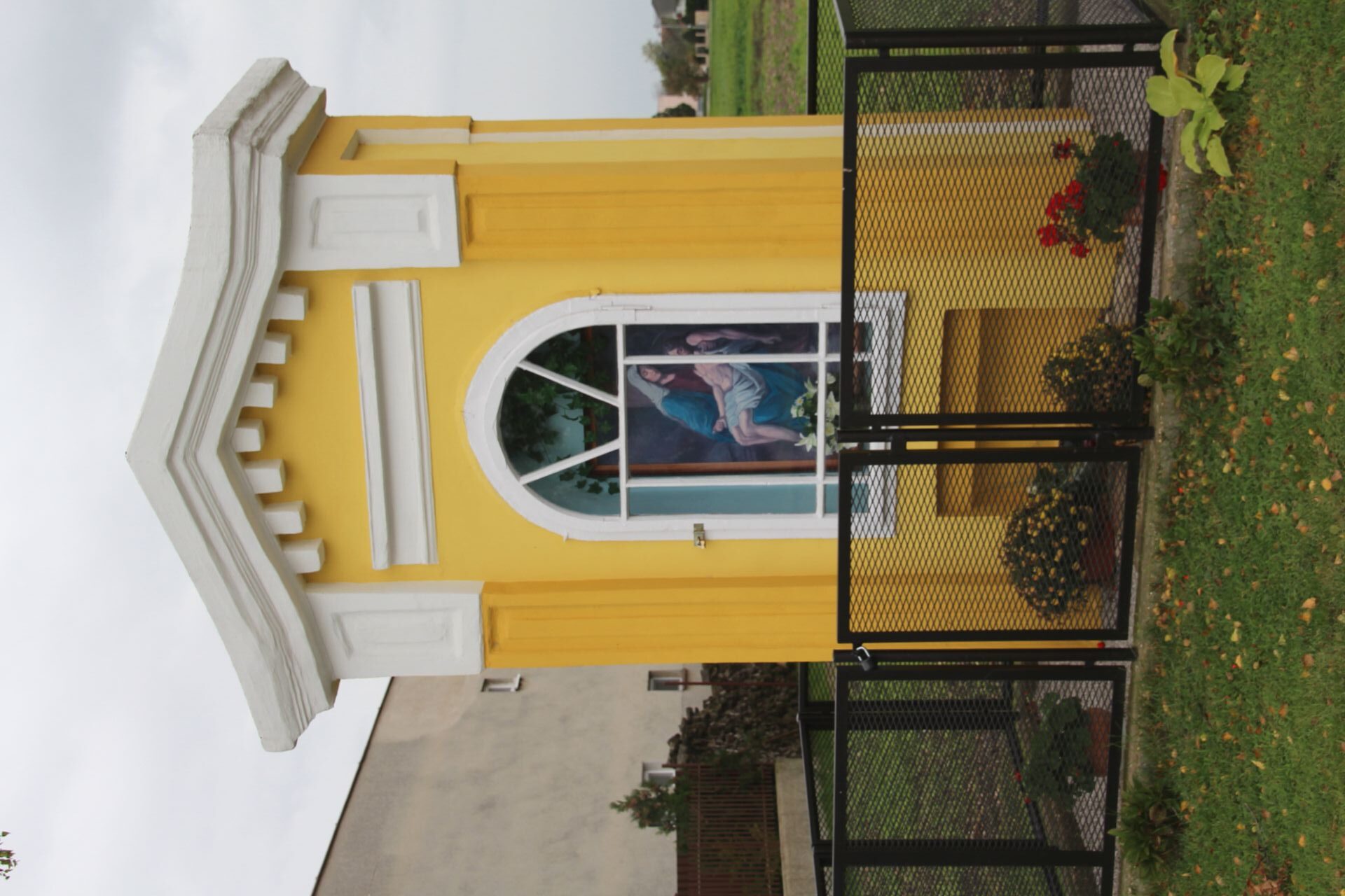 Fájdalmas Anya emlékoszlop