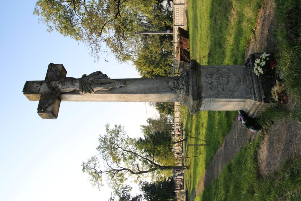 Temetői nagykereszt