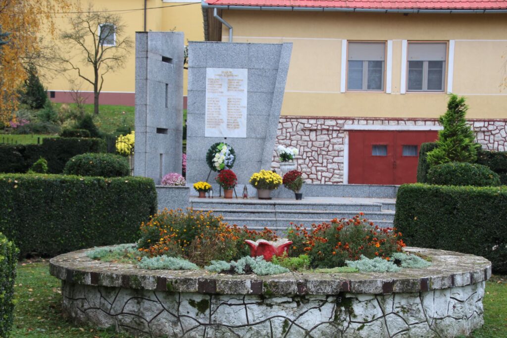 Az 1. és 2. világháborúban elesettek emlékműve