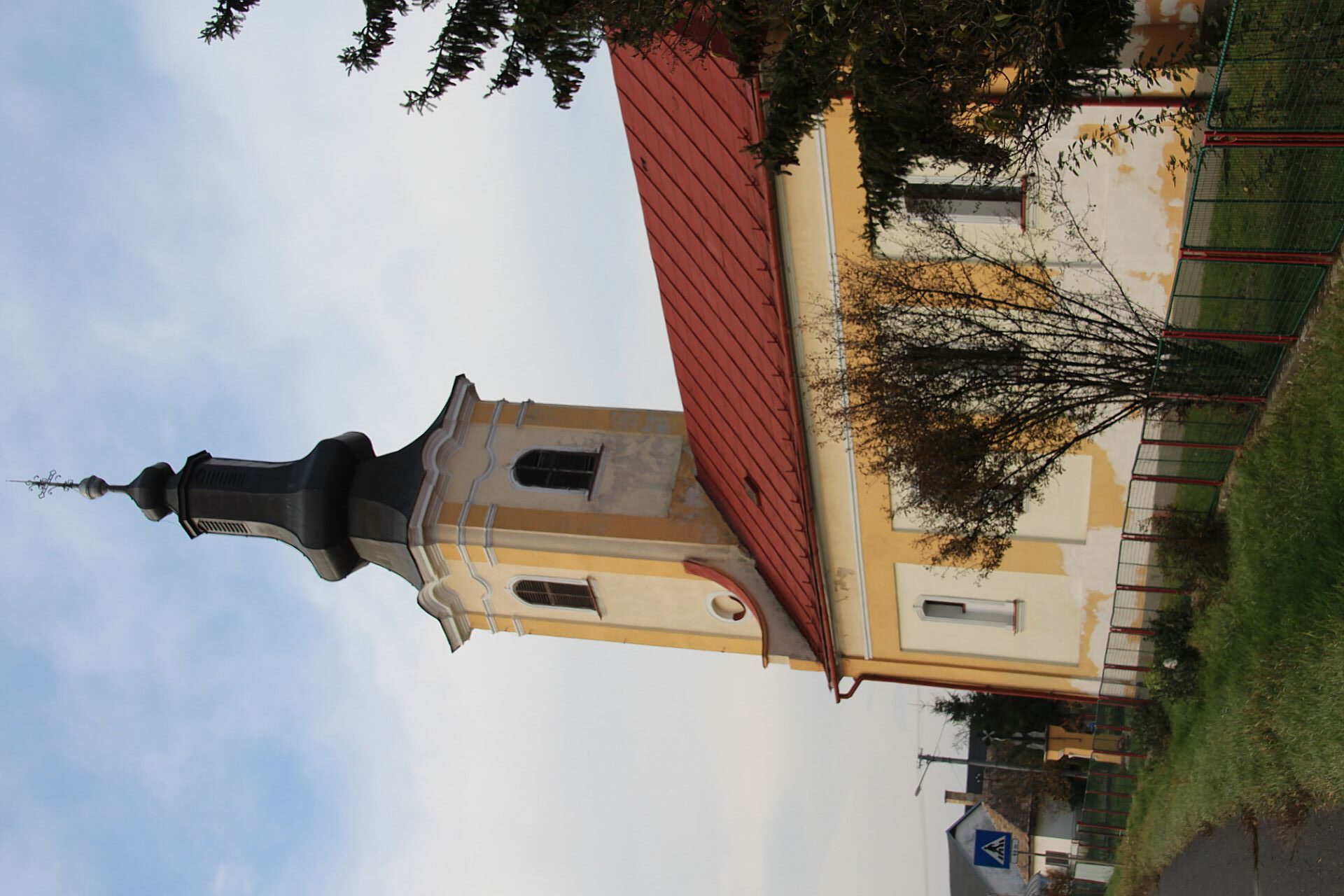 A Mindenszenteknek ajánlott római katolikus templom