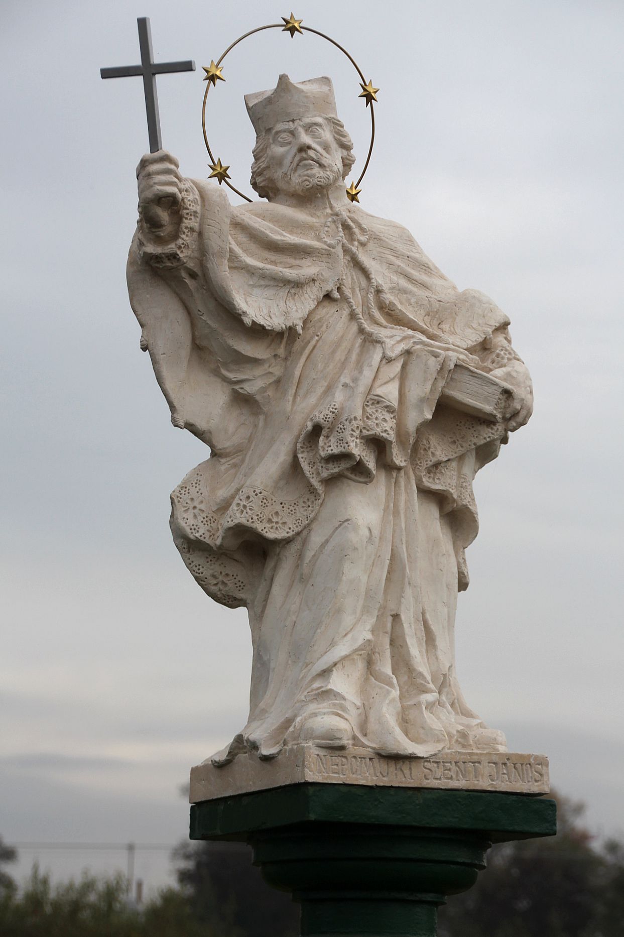 Nepomuki Szent János szobra