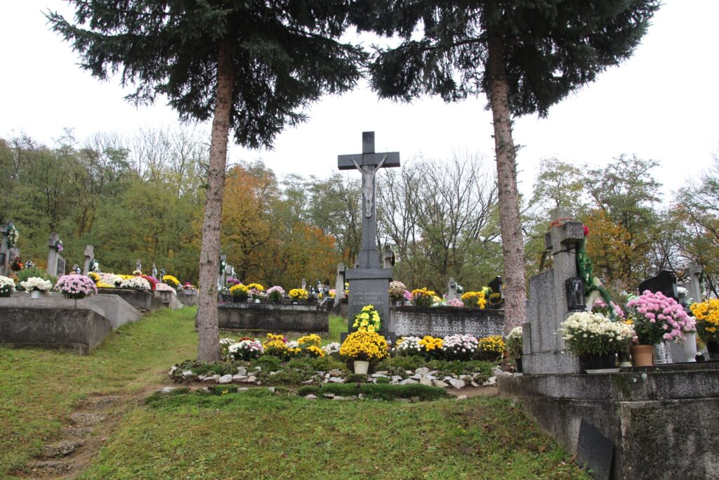 Temetői nagykereszt