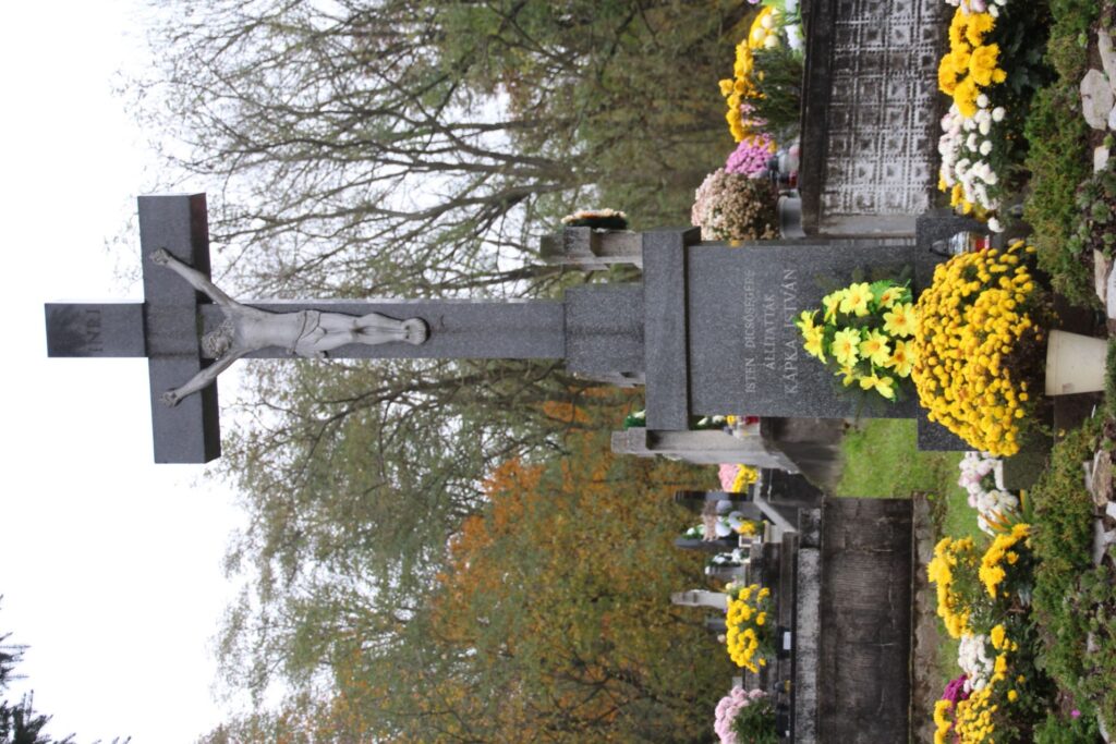 Temetői nagykereszt