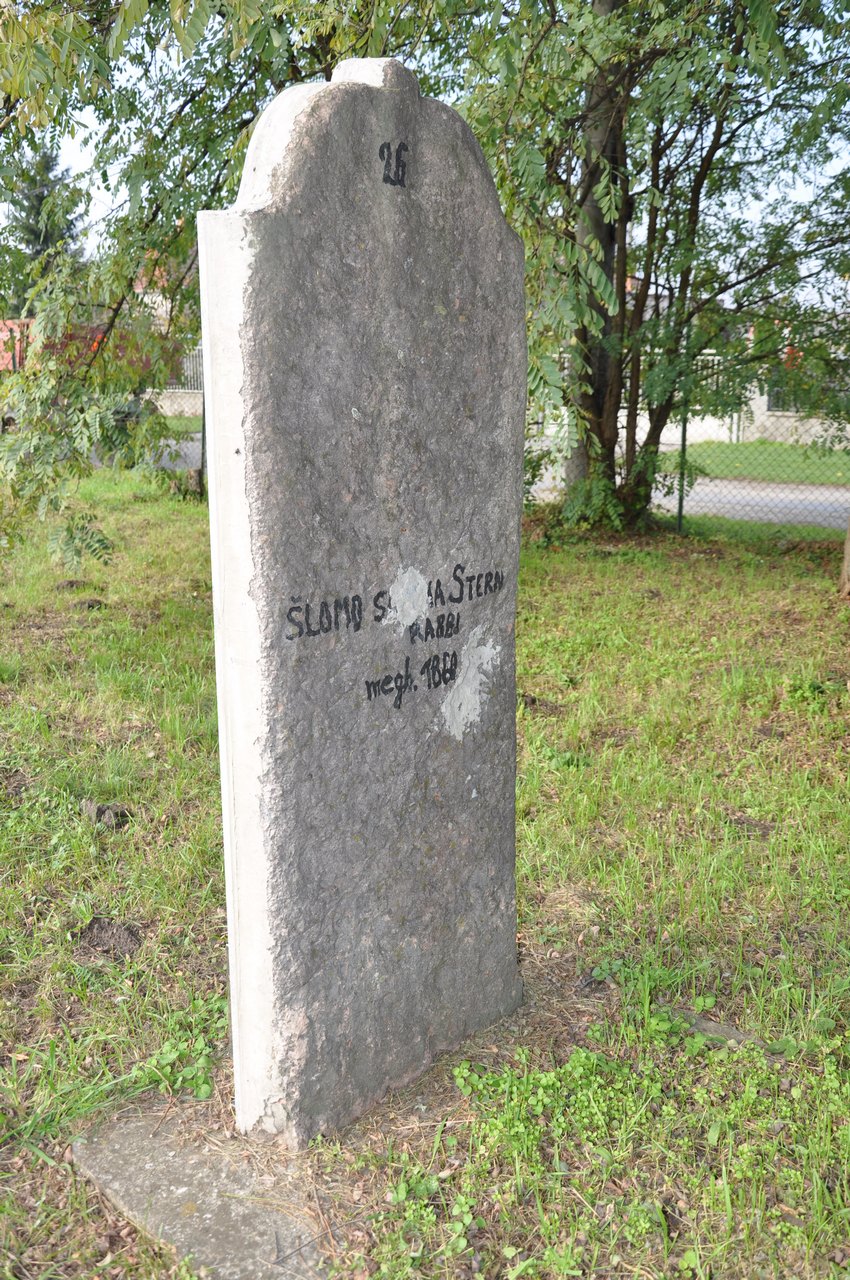 Slomo S. Stern alistáli rabbi sírja